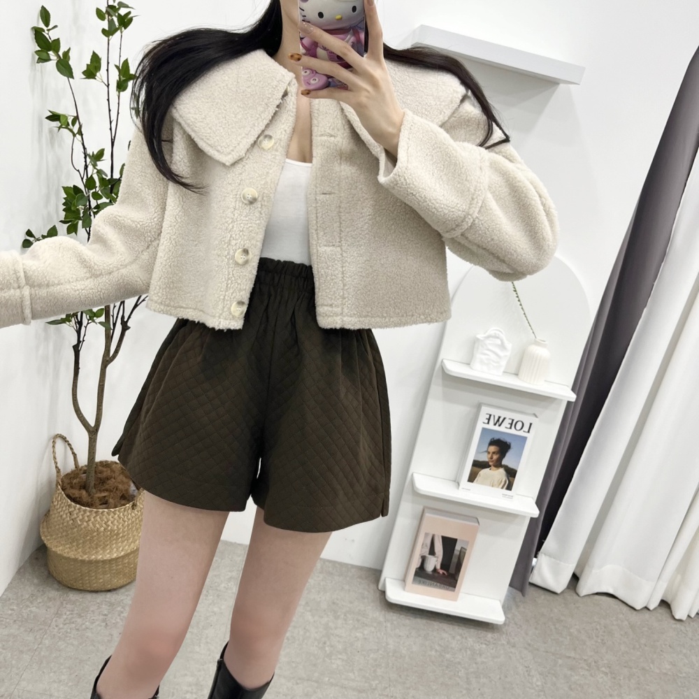 Short single-breasted Korean style doll collar coat