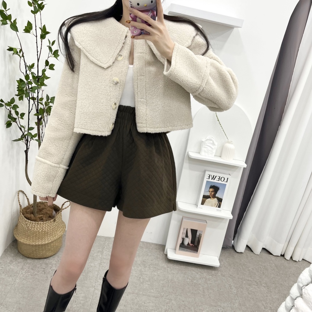 Short single-breasted Korean style doll collar coat