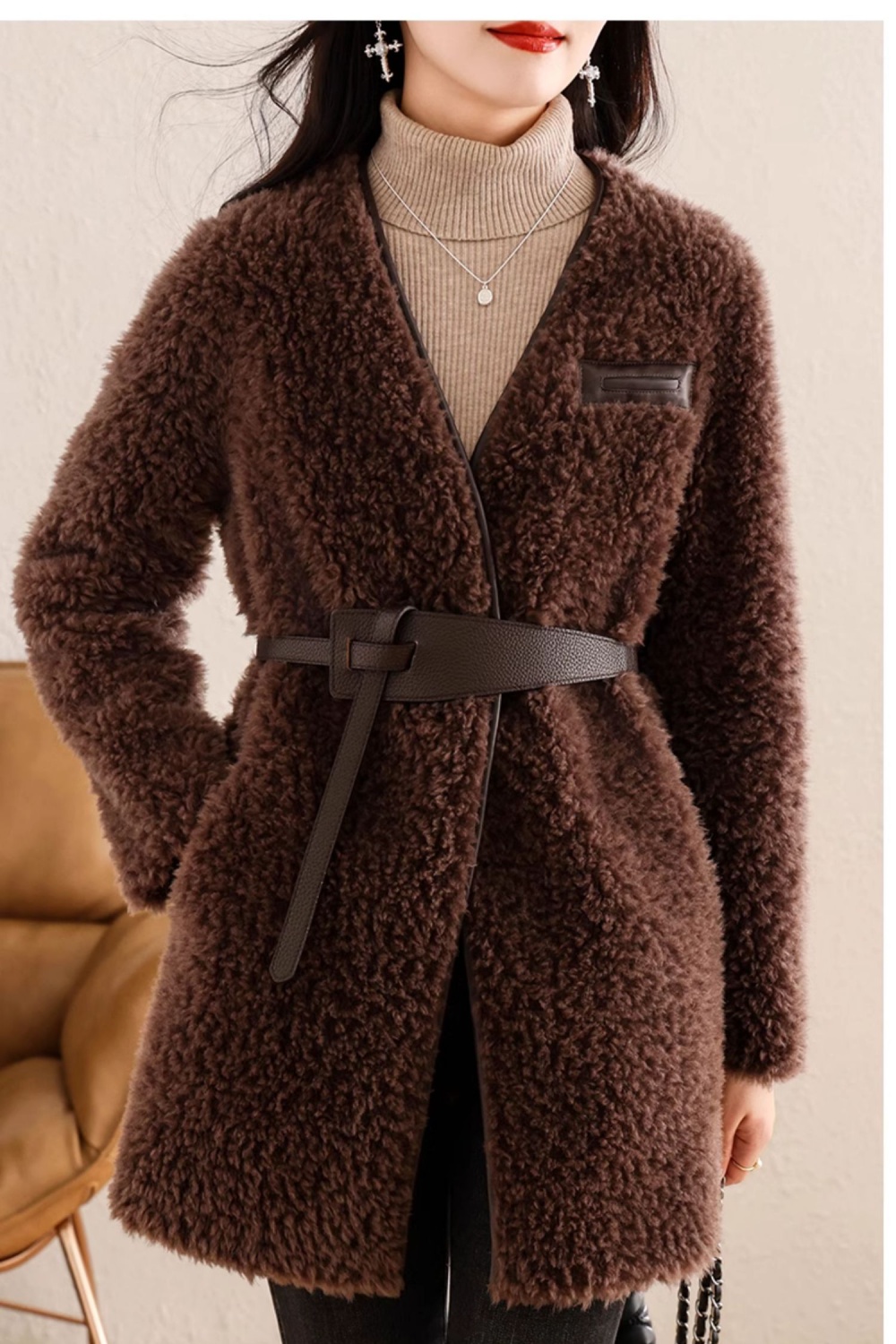 Lambs wool V-neck fur coat long coat