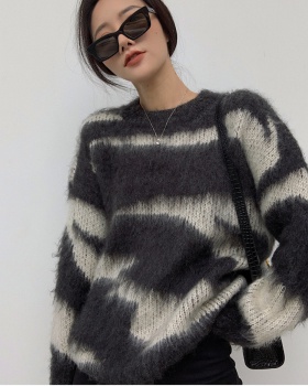 Mohair round neck long sleeve sweater for women