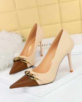 Pointed fashion fine-root metal shoes for women