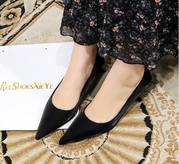 Simple fine-root fashion European style spring shoes