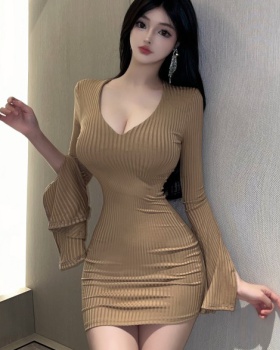 Trumpet sleeves enticement tight dress for women