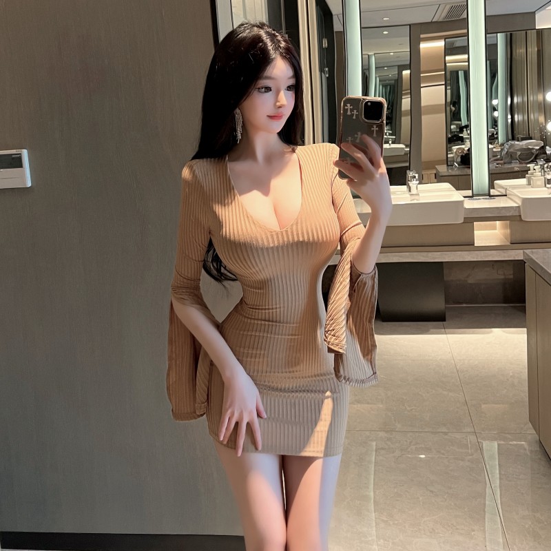 Trumpet sleeves enticement tight dress for women
