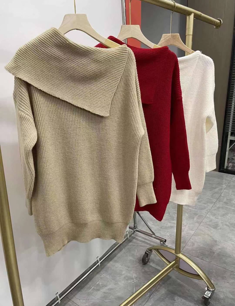 Flat shoulder slim dress lazy knitted sweater for women
