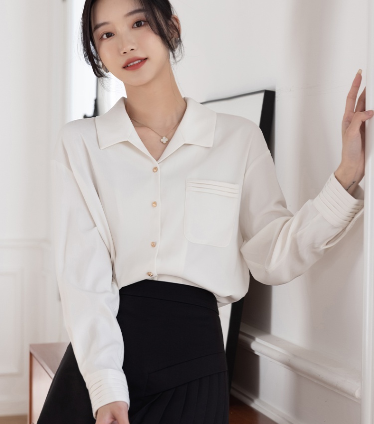 Spring white wears outside niche classic shirt