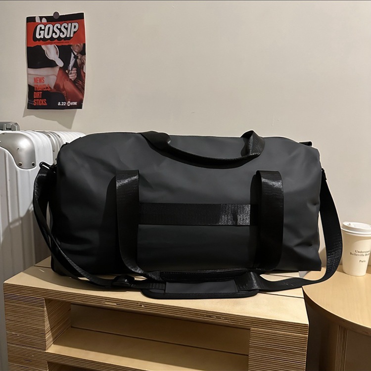 High capacity short portable travel bag