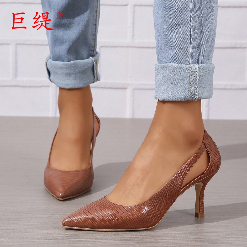 Hollow pointed sandals large yard fashion lazy shoes