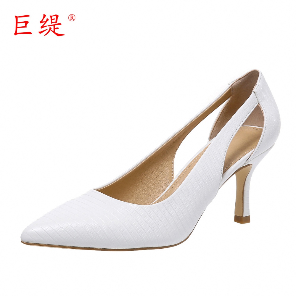 Hollow pointed sandals large yard fashion lazy shoes