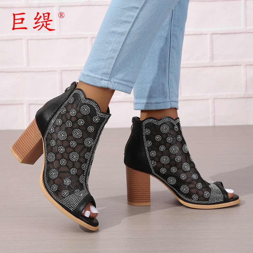 Large yard thick high-heeled fashion sandals for women