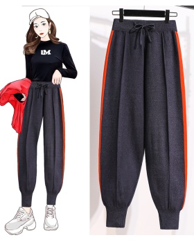 Drape knitted carrot pants loose woolen yarn pants for women
