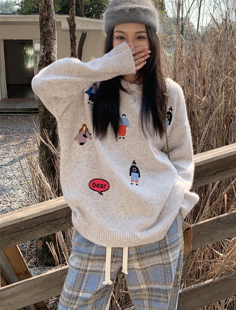 Embroidery lazy pullover sweater