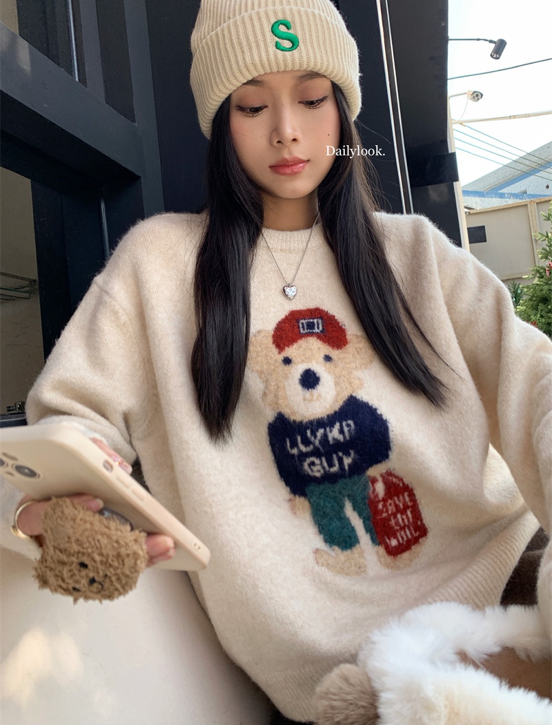 Loose round neck autumn and winter sweater for women