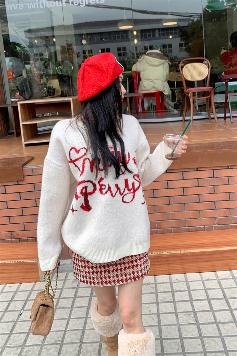 Plaid christmas loose T-back red wears outside sweater