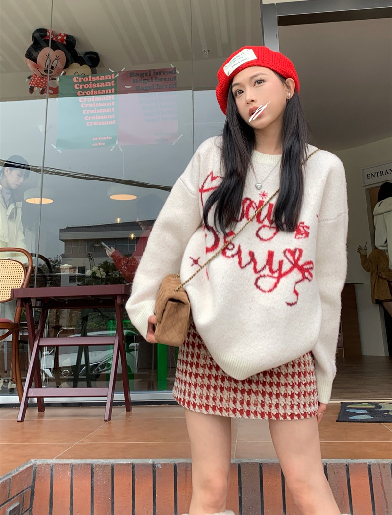 Plaid christmas loose T-back red wears outside sweater