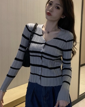 Knitted V-neck cardigan mixed colors stripe sweater