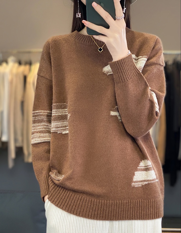 Round neck sweater