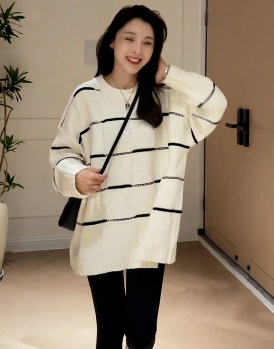 Long sleeve sweater autumn and winter tops for women