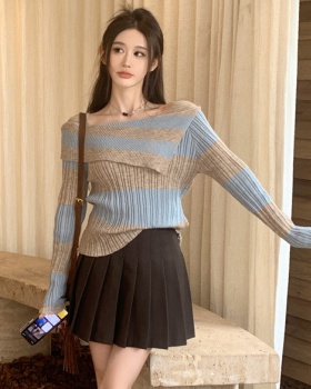 Woolen mixed colors skirt flat shoulder sweater
