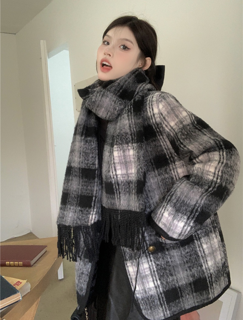 V-neck temperament thermal coat winter retro overcoat for women