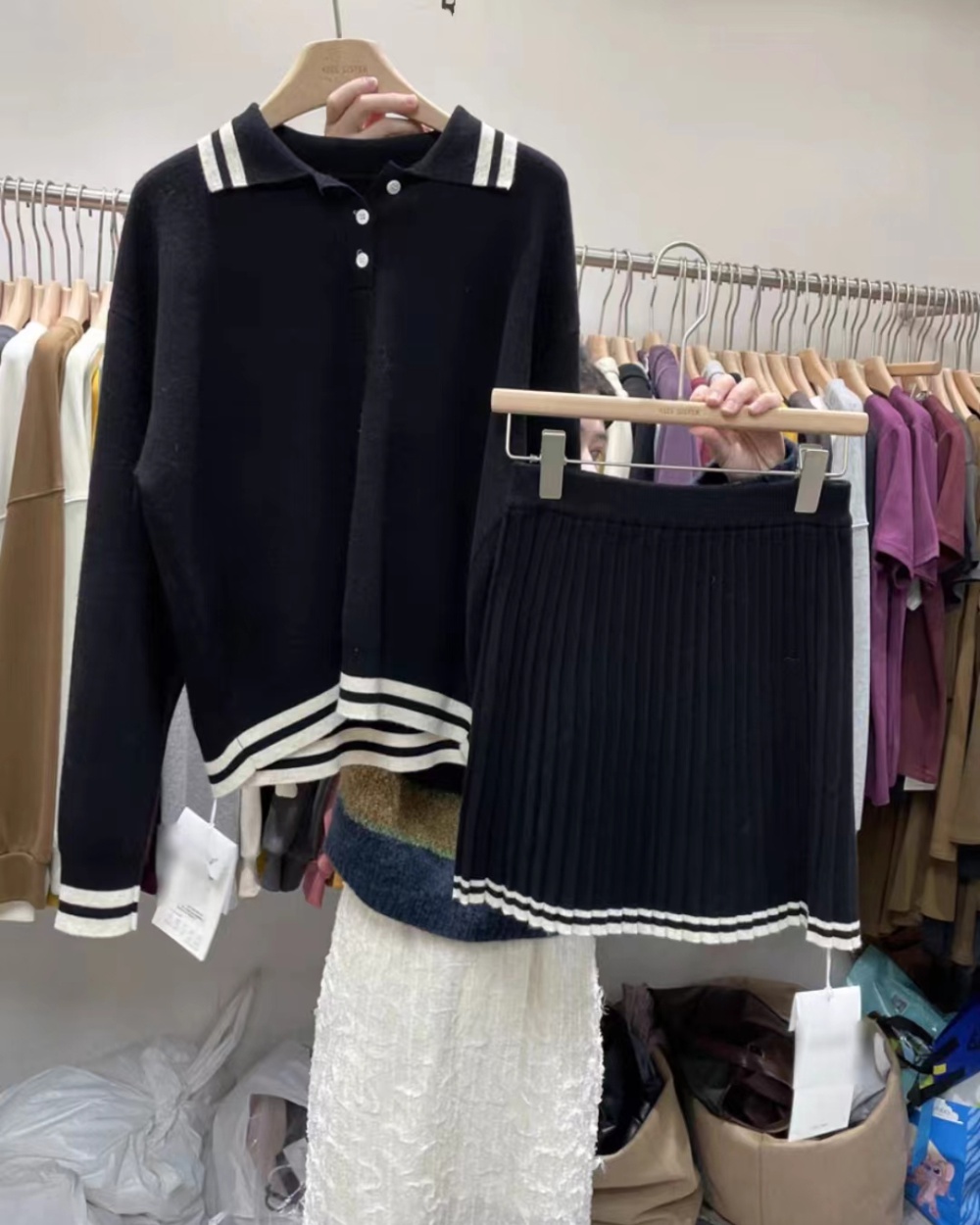 Lovely short skirt pleated sweater 2pcs set for women