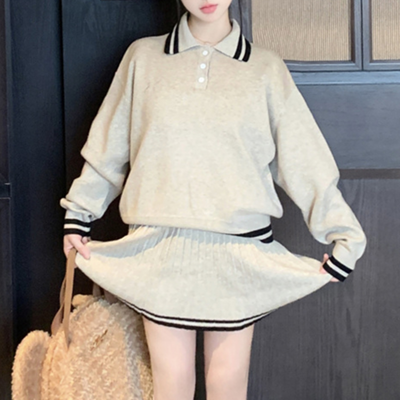 Lovely short skirt pleated sweater 2pcs set for women