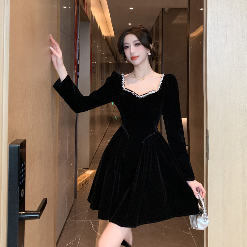 Black retro square collar winter dress for women