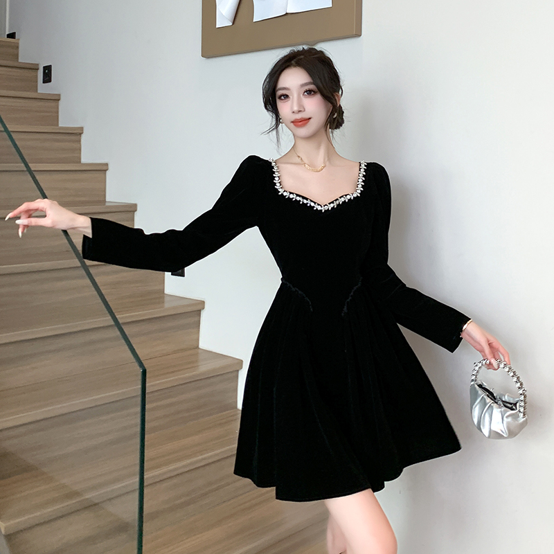 Black retro square collar winter dress for women