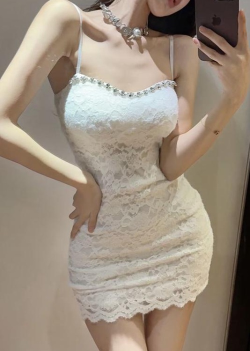 Package hip inside the ride T-back lace sling dress