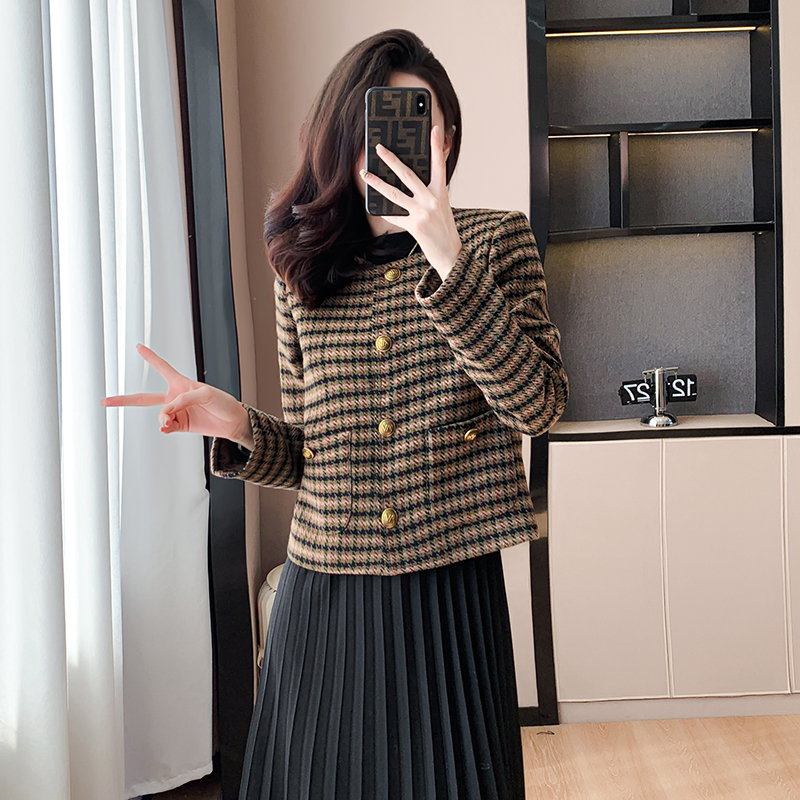 Short tops European style coat for women
