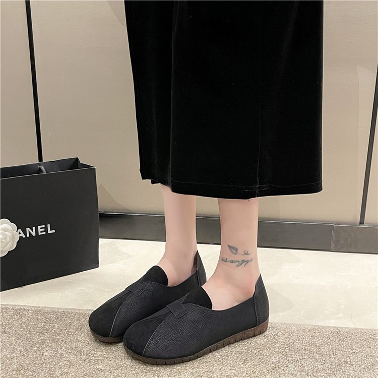 Casual flattie British style peas shoes for women
