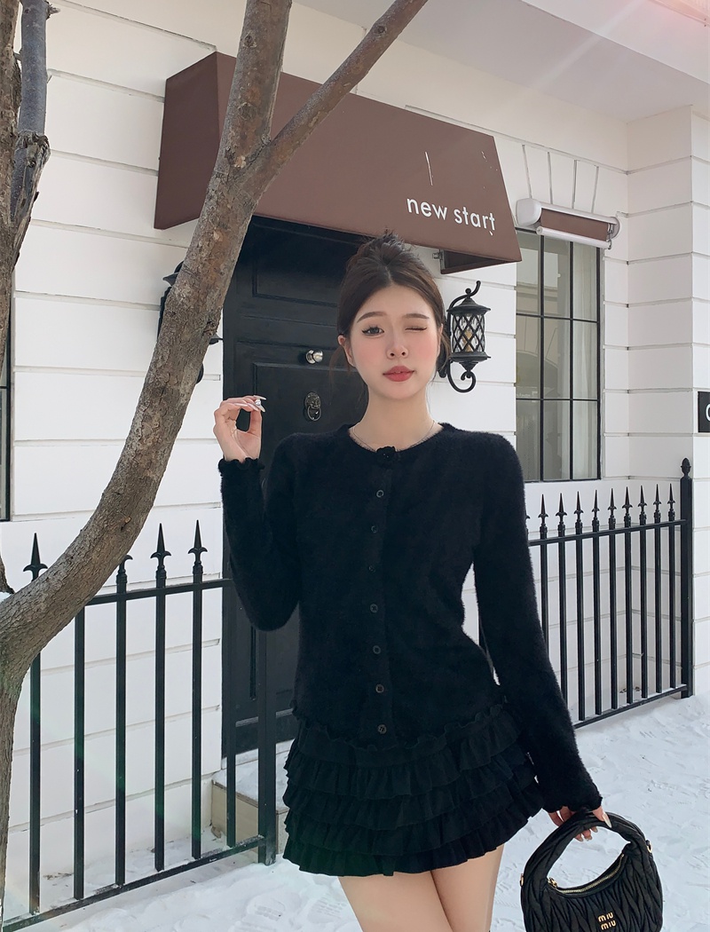 Round neck slim rose wood ear autumn and winter sweater