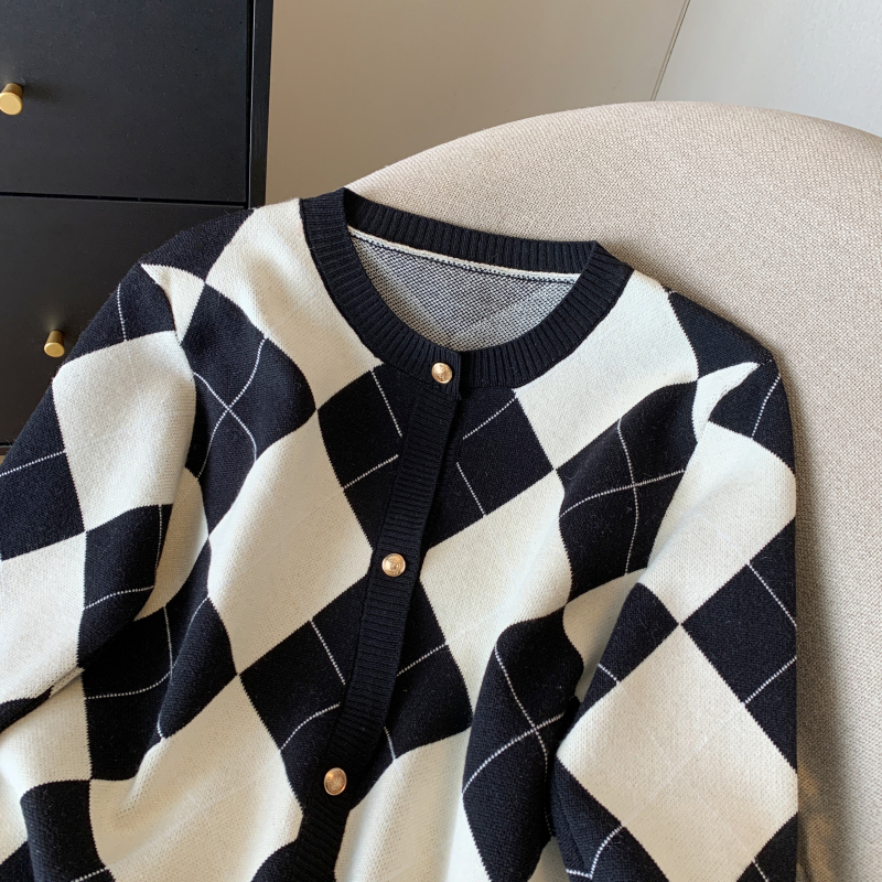 Round neck spring coat knitted black-white cardigan