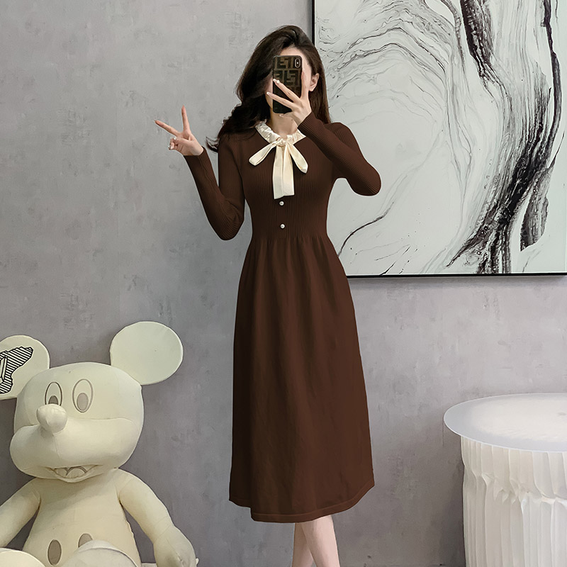 Show young long thick France style dress