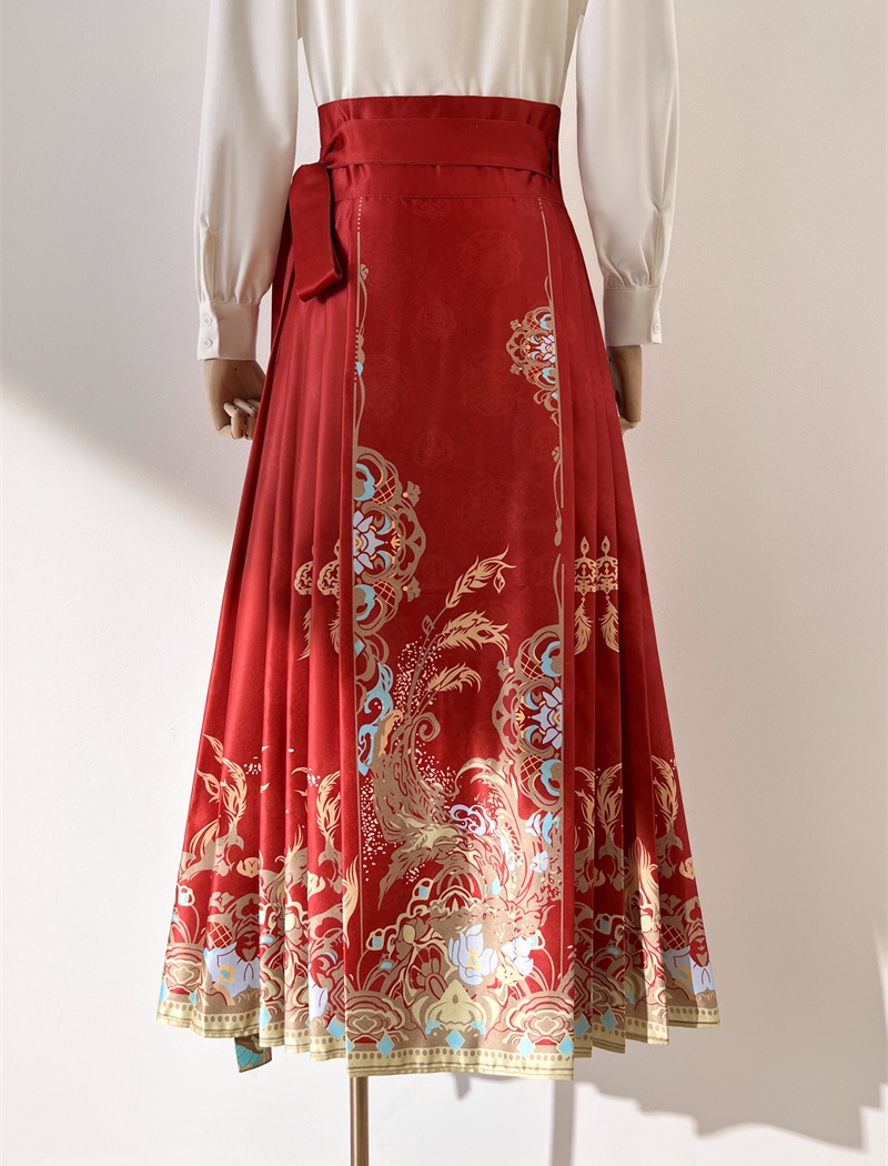 A slice satin Chinese style frenum jacquard skirt