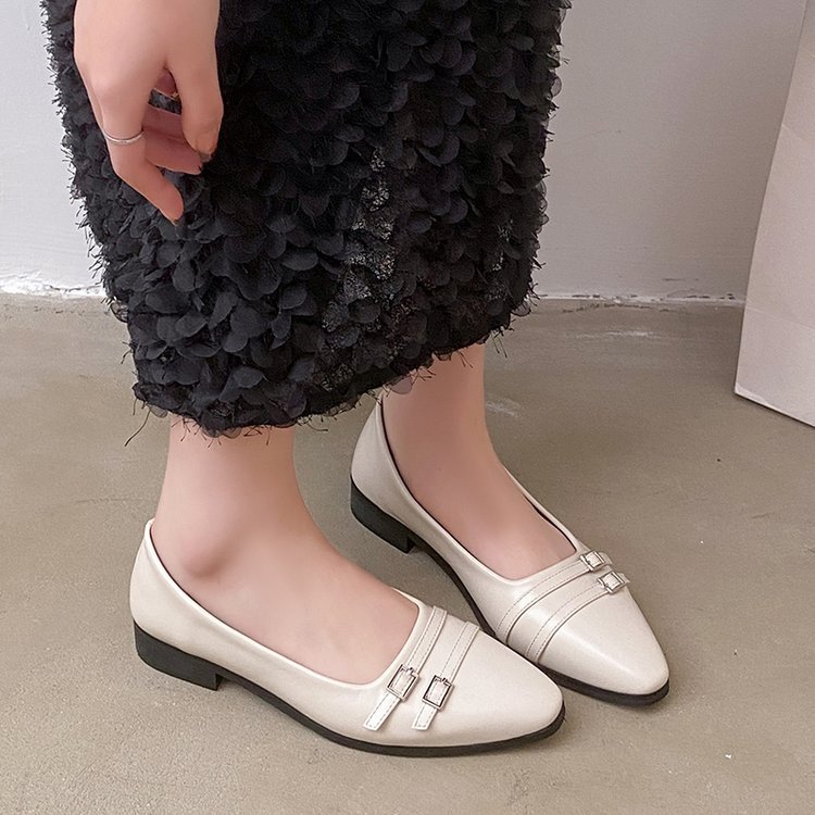 Pointed European style shoes spring and autumn low peas shoes