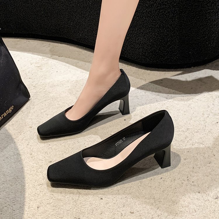 Low fashion shoes Korean style high-heeled shoes