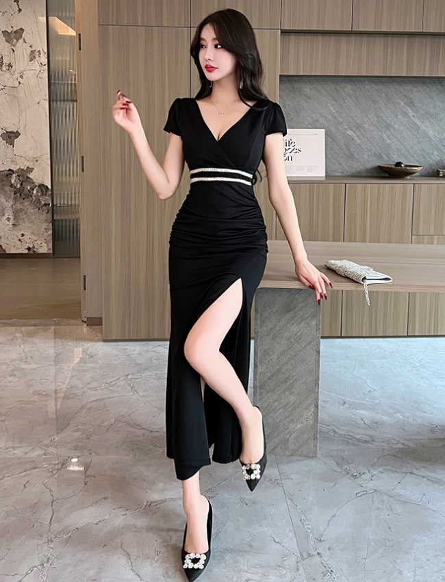 Sexy low-cut dress pinched waist long dress