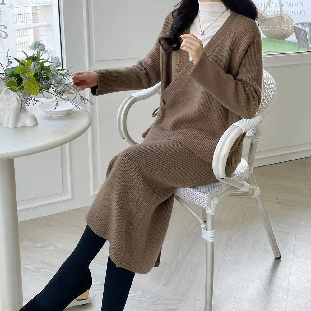 Fashion V-neck slim sweater Korean style pure skirt 2pcs set