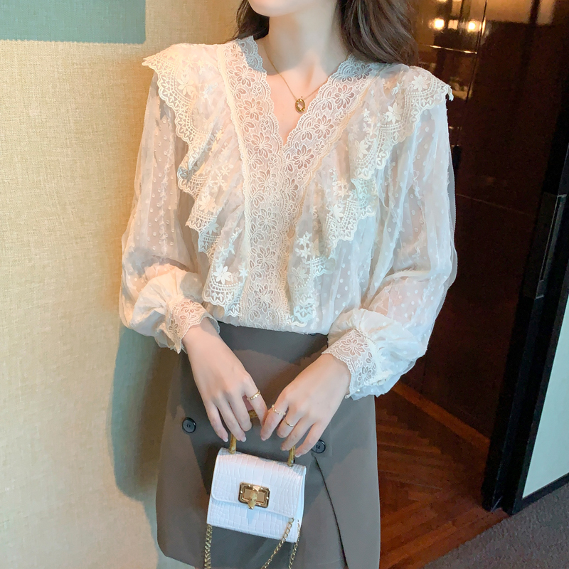 Lace lady spring shirts long sleeve tender V-neck tops