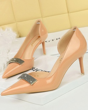 Hollow banquet fine-root pointed shoes for women