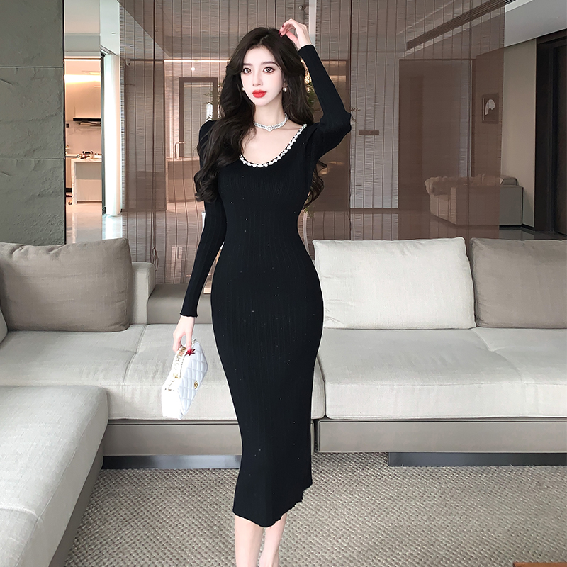 Long sleeve knitted pinched waist V-neck rhinestone winter dress