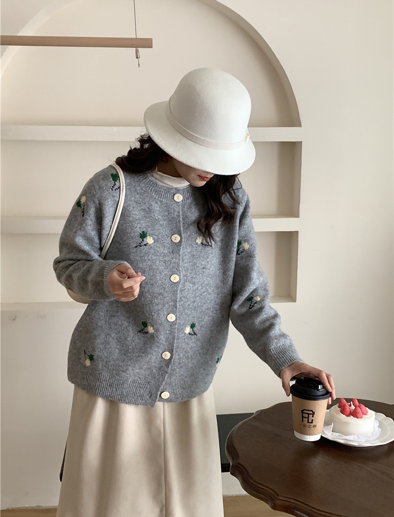 Loose sweater embroidered flowers tops for women