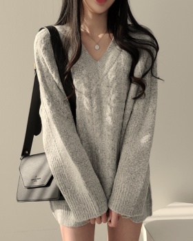 Korean style twist long V-neck sweater