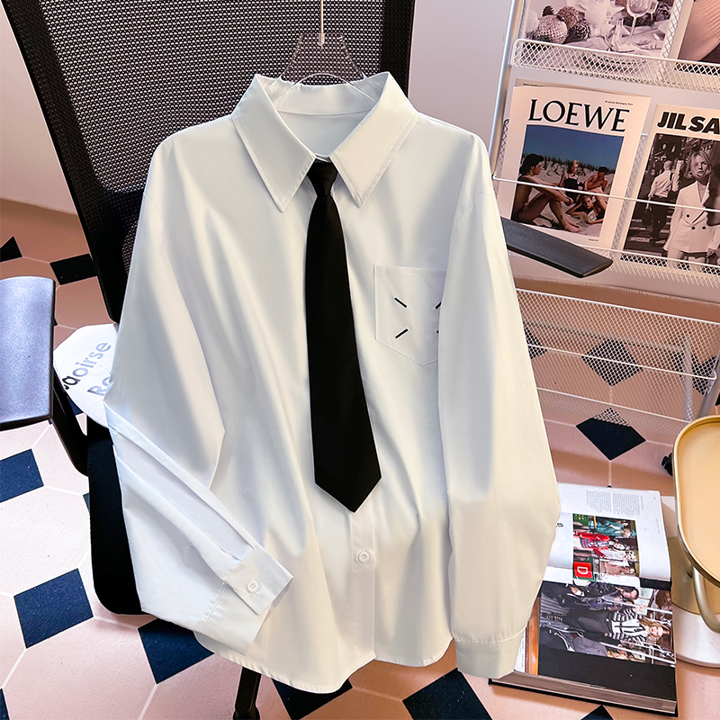 Loose white college style shirt spring simple tops