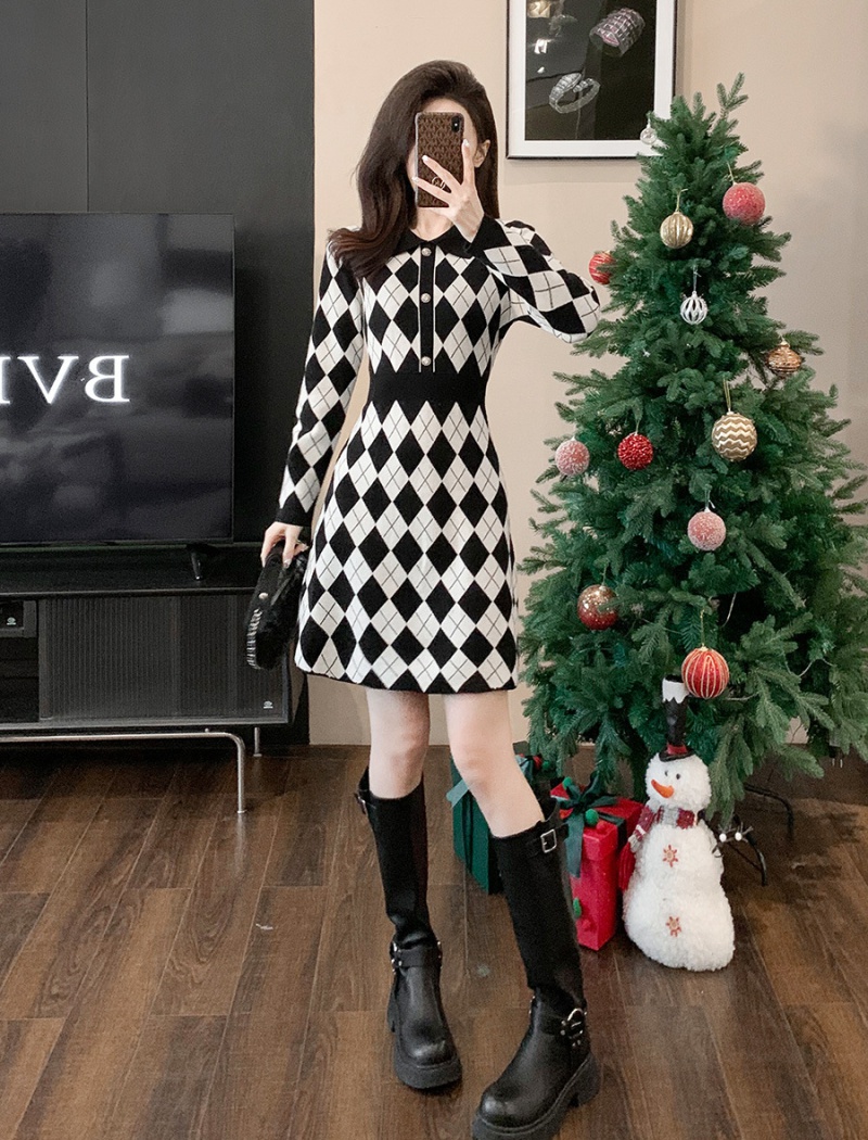 Pinched waist A-line dress bottoming sweater for women