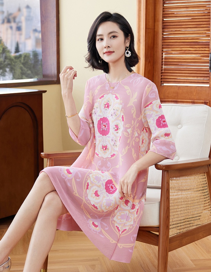 Middle-aged retro spring and autumn dress for women