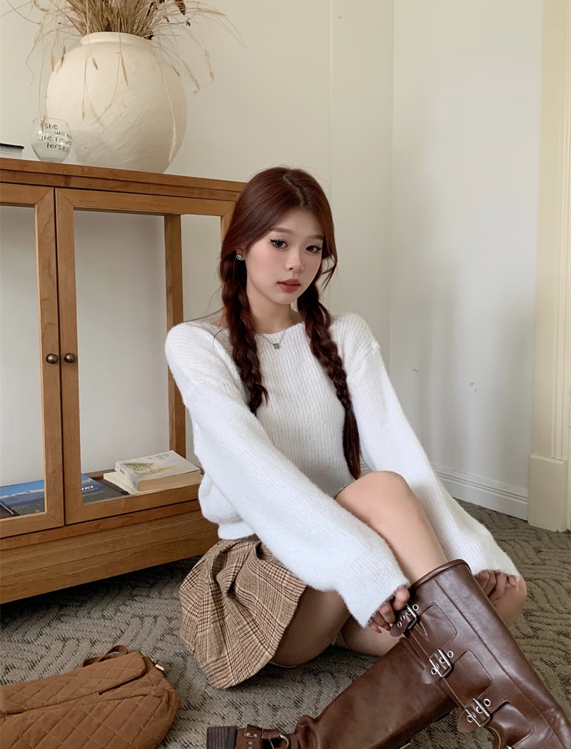 Tender Korean style lazy short loose sweater for women