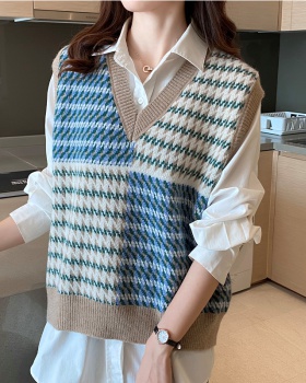 Knitted loose sweater spring outside the ride vest for women