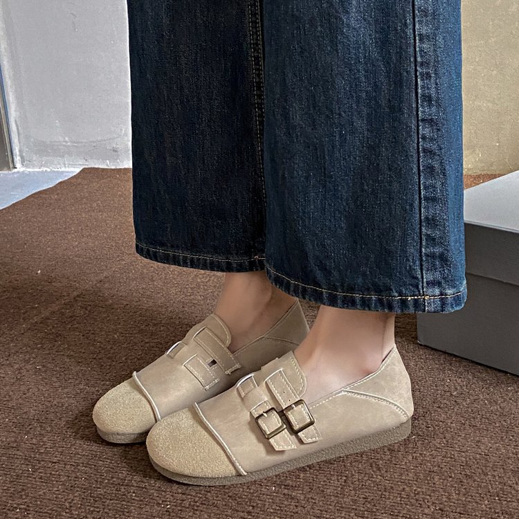 Casual British style flattie hasp shoes
